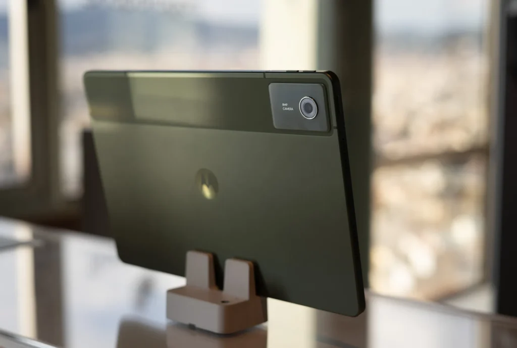 Moto Pad 2026 diseño y pantalla de 11 pulgadas