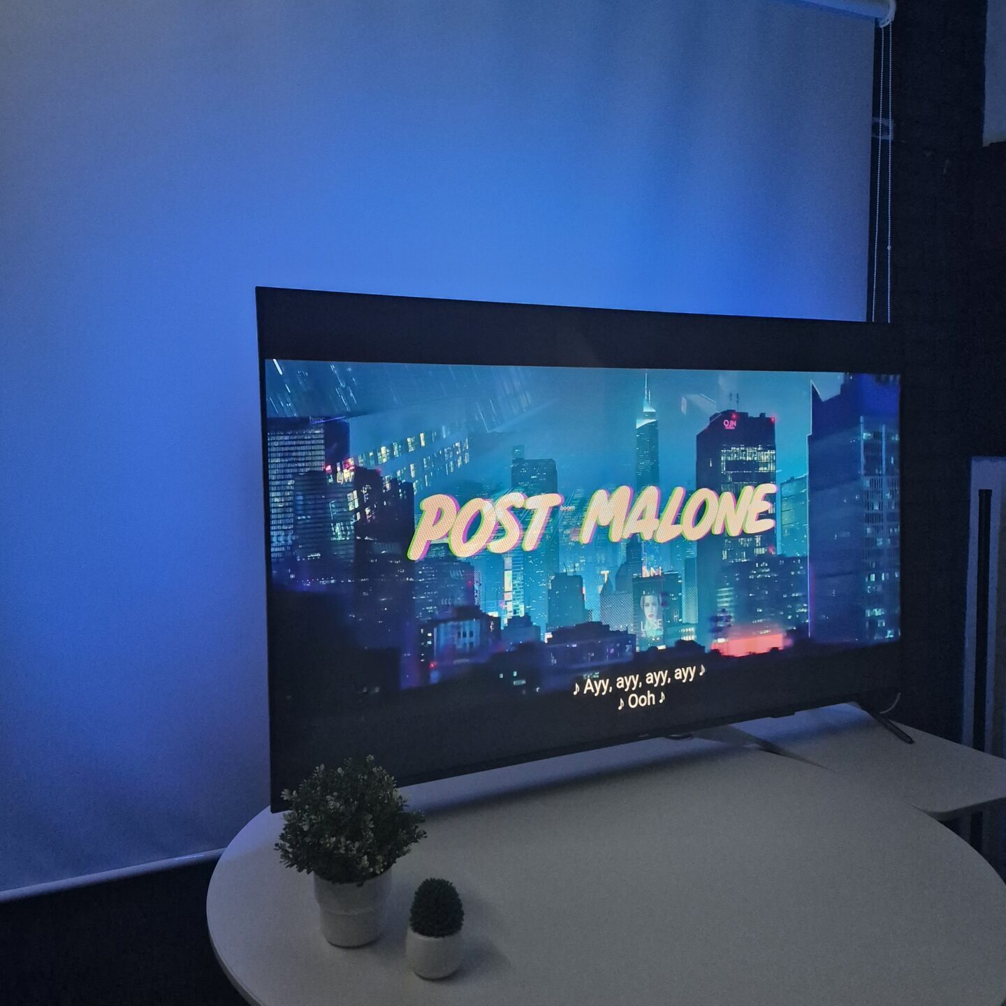 Philips lanza Ambilight QLED Roku TV