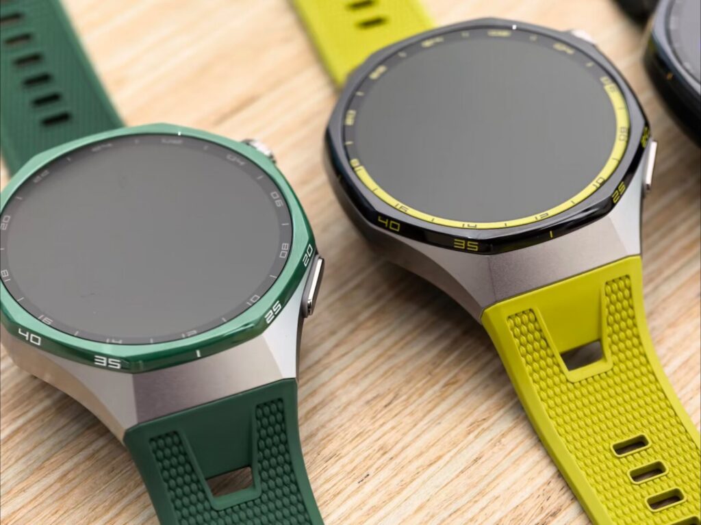Huawei Watch GT 7 Pro color amarillo